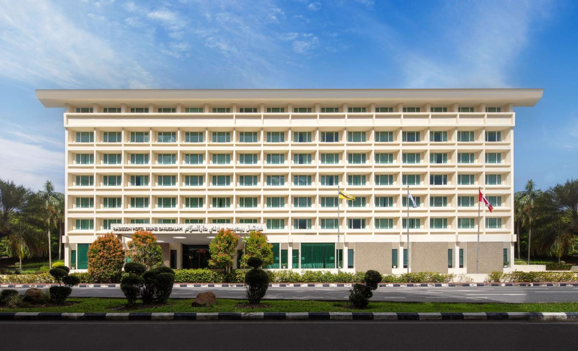 Radisson Hotel Brunei Darussalam Бандар-Сери-Бегаван Экстерьер фото